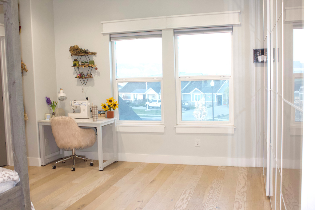 2091 N 3430 W Clinton, UT 84015