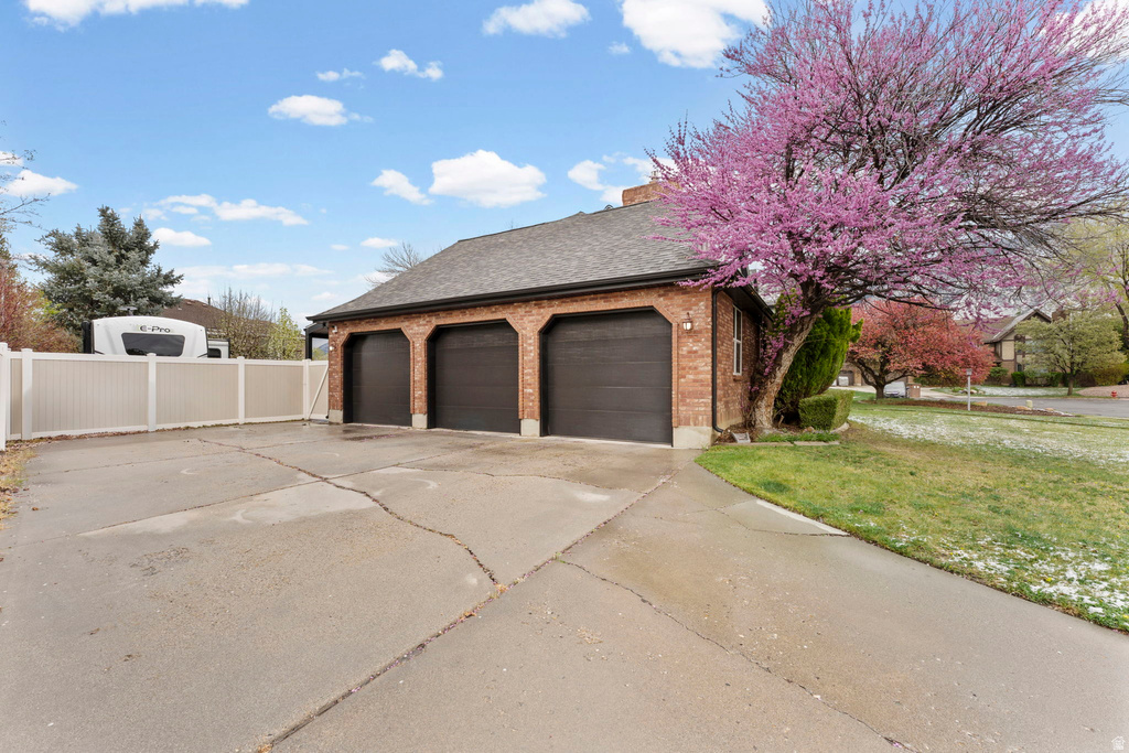 1935 E BRANDON PARK PL Sandy, UT 84092