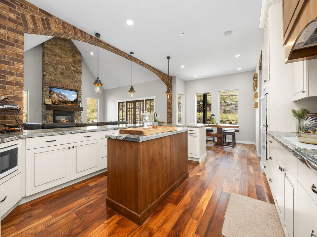 414 MEADOWS DR Tooele, UT 84074