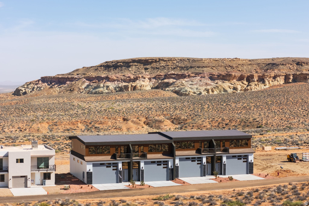 1330 E LONE ROCK DR Big Water, UT 84741