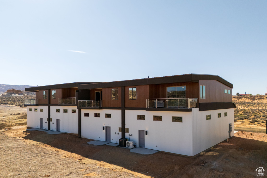 1330 E LONE ROCK DR Big Water, UT 84741