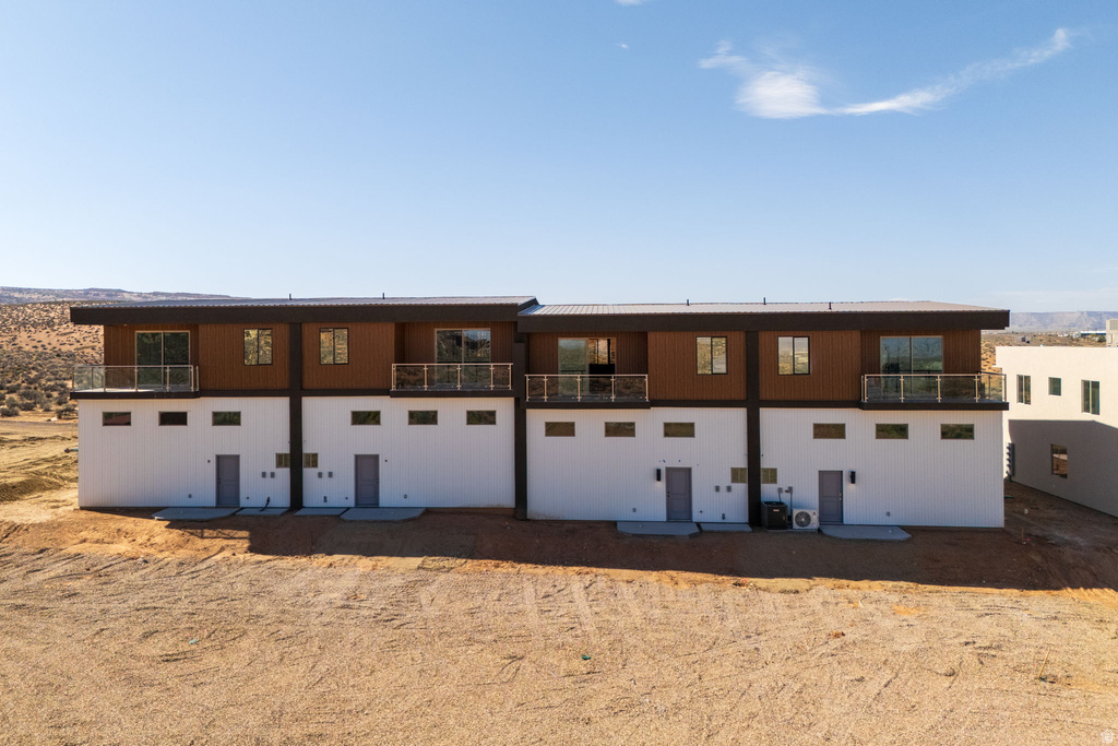 1330 E LONE ROCK DR Big Water, UT 84741