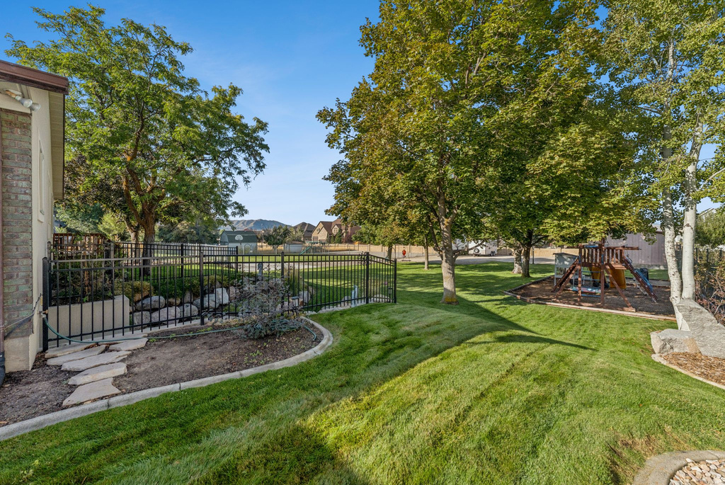 11404 S HIGH MESA DR Sandy, UT 84092