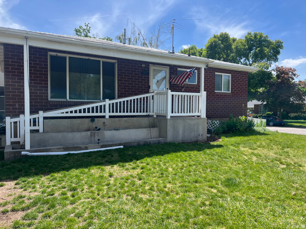 1005 DOUGLAS ST Ogden, UT 84404