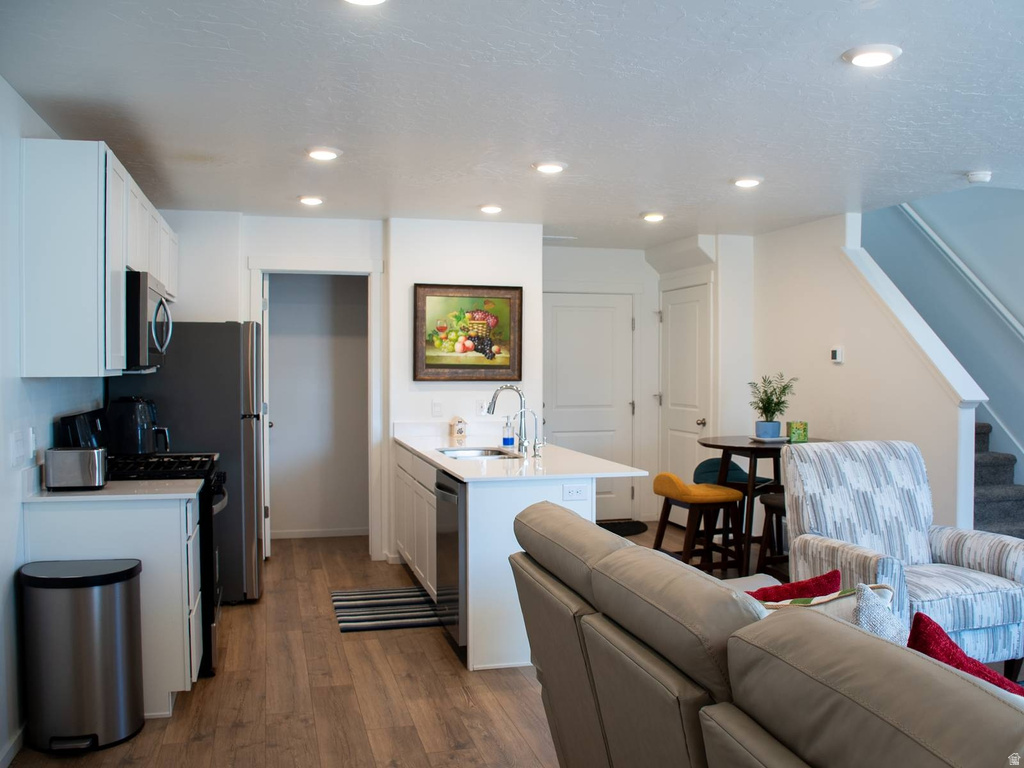 252 N SALTY LN Saratoga Springs, UT 84045