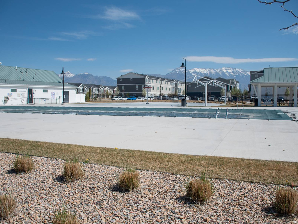 252 N SALTY LN Saratoga Springs, UT 84045