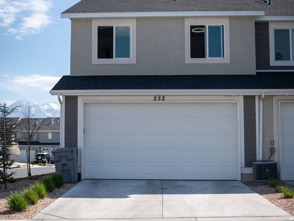 252 N SALTY LN Saratoga Springs, UT 84045