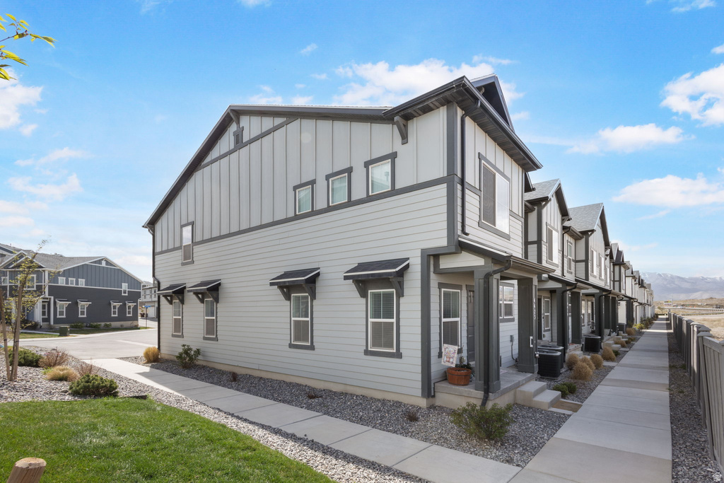 4423 E LONGLEAF LN Eagle Mountain, UT 84005