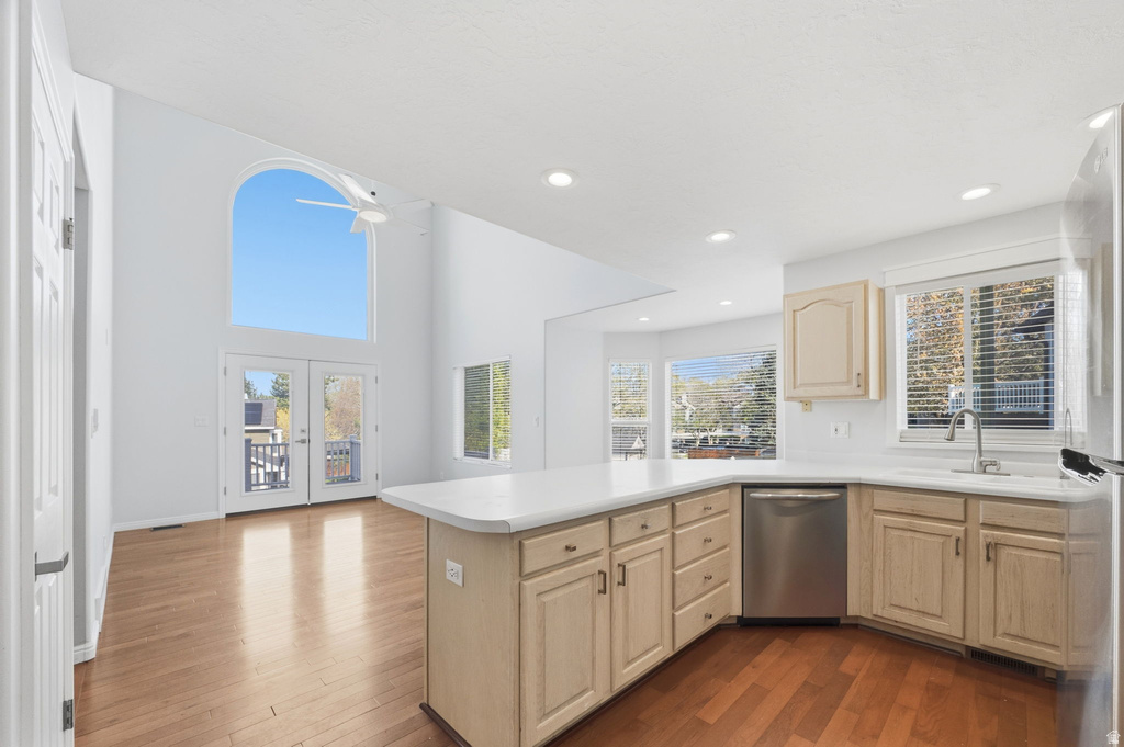 7910 S PEAR TREE CIR Sandy, UT 84094