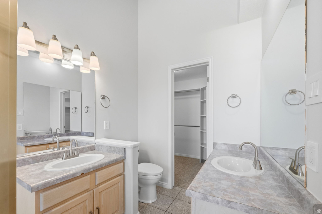 7910 S PEAR TREE CIR Sandy, UT 84094
