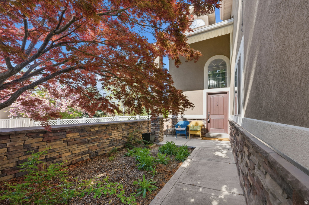 7910 S PEAR TREE CIR Sandy, UT 84094