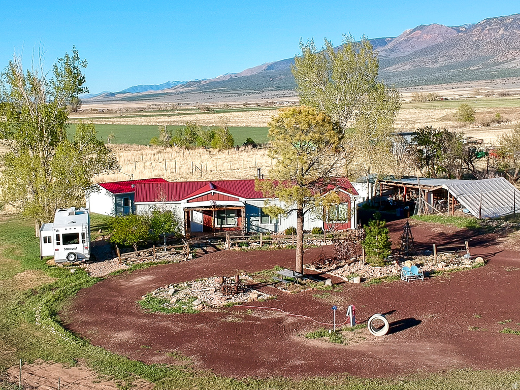 73 E 700 S Kanosh, UT 84637