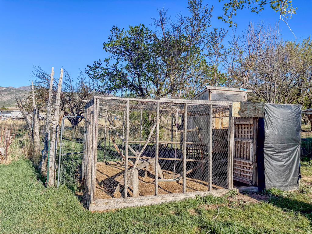 73 E 700 S Kanosh, UT 84637