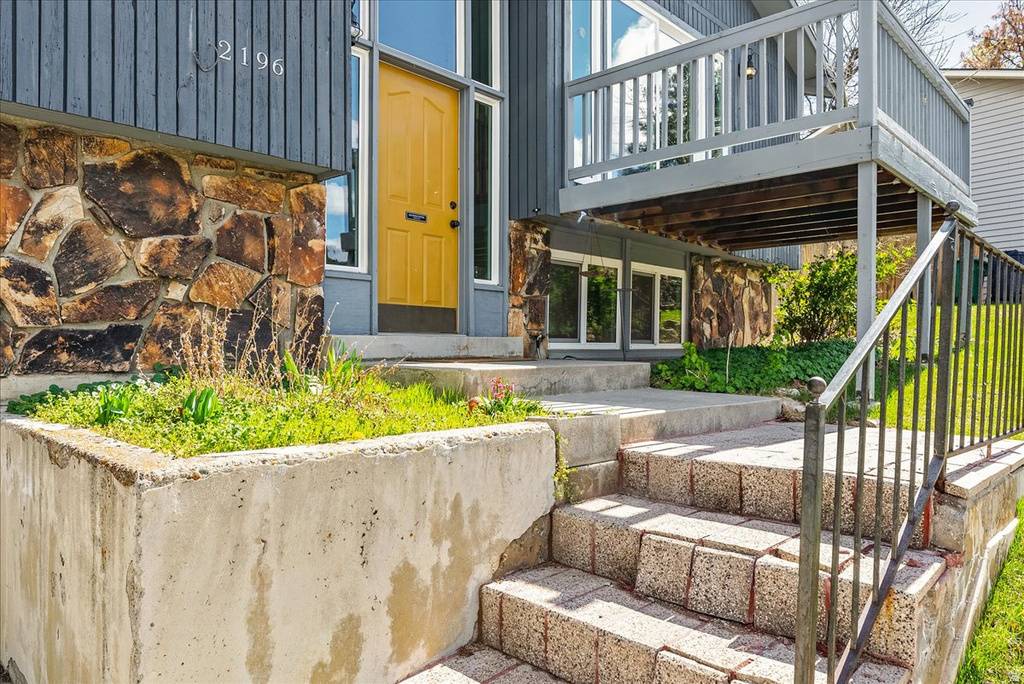 2196 E THISTLEWOOD WAY Sandy, UT 84092