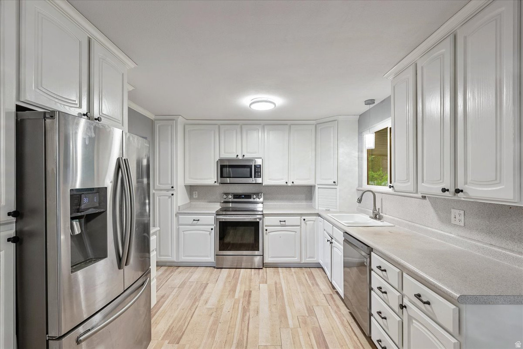 2196 E THISTLEWOOD WAY Sandy, UT 84092