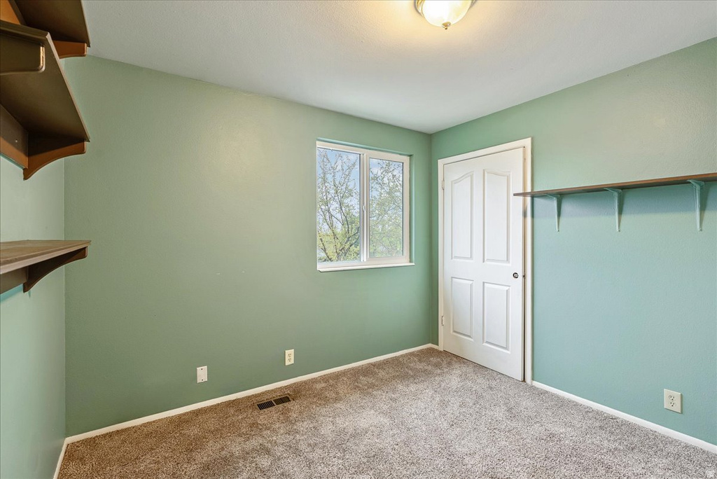 2196 E THISTLEWOOD WAY Sandy, UT 84092