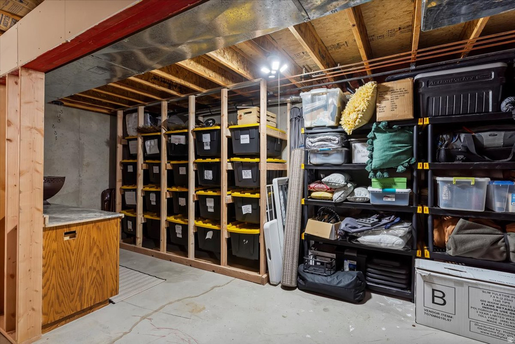 1845 E CHERRY LN Layton, UT 84040