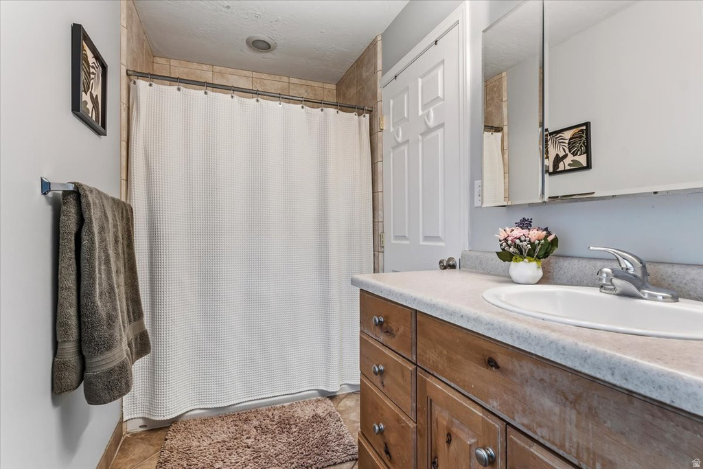 2015 S LAURELHURST DR Salt Lake City, UT 84108