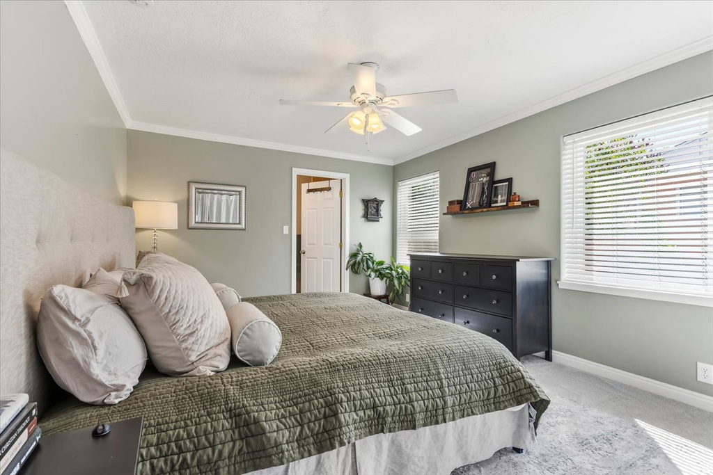 2015 S LAURELHURST DR Salt Lake City, UT 84108