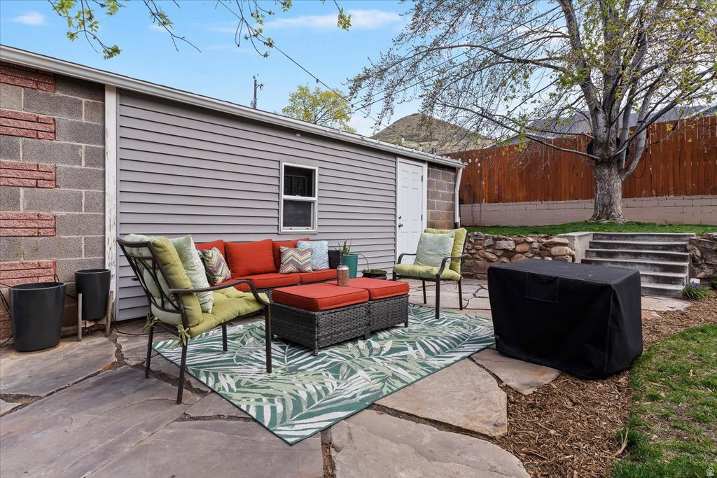 2015 S LAURELHURST DR Salt Lake City, UT 84108