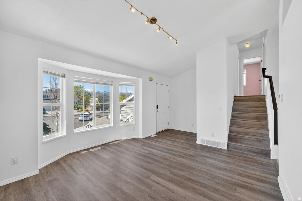 5893 S ALPINE CREST CIR Salt Lake City, UT 84118