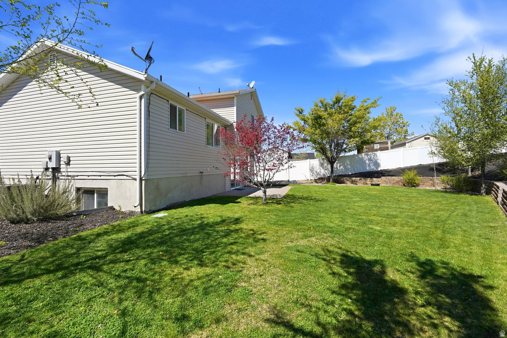 5893 S ALPINE CREST CIR Salt Lake City, UT 84118