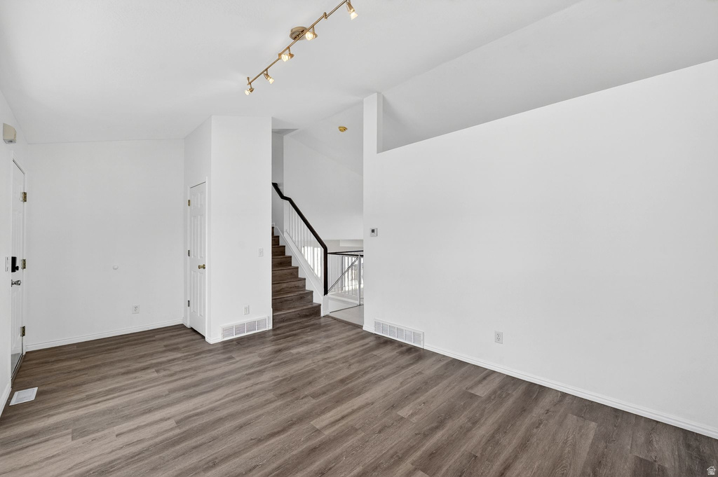 5893 S ALPINE CREST CIR Salt Lake City, UT 84118