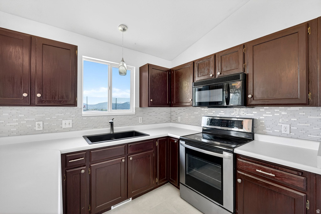 5893 S ALPINE CREST CIR Salt Lake City, UT 84118