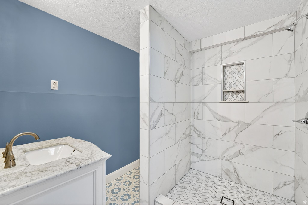 5893 S ALPINE CREST CIR Salt Lake City, UT 84118