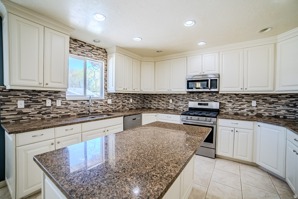 3026 S HIBLER DR Magna, UT 84044