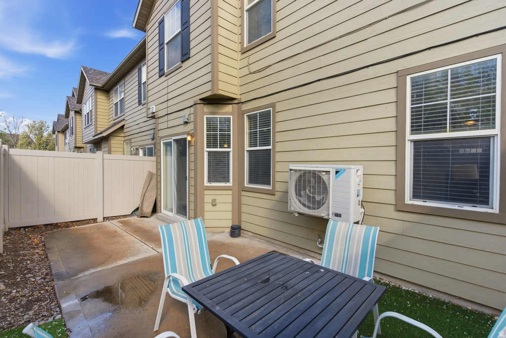 13534 S SKIPPERLING LN Riverton, UT 84096