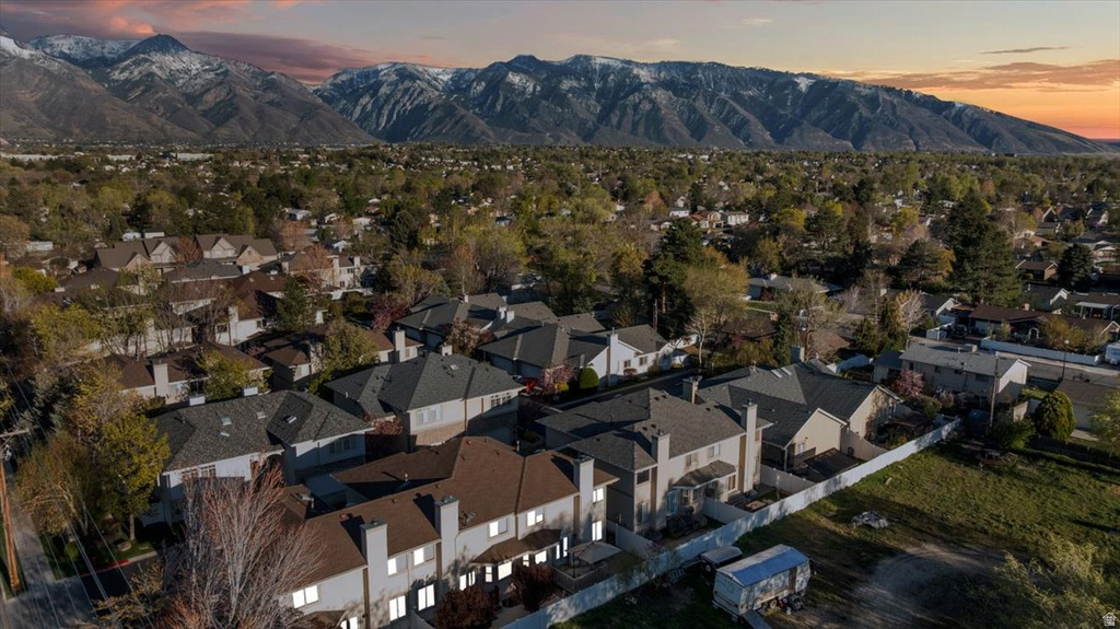 7824 S SEQUOIA TREE LN Sandy, UT 84094