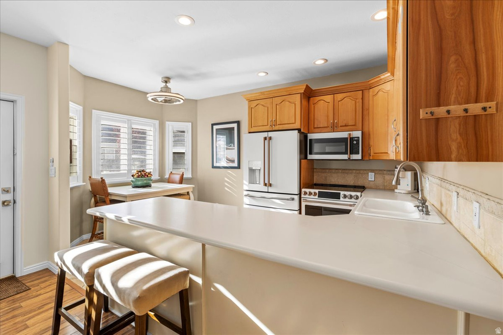 7824 S SEQUOIA TREE LN Sandy, UT 84094