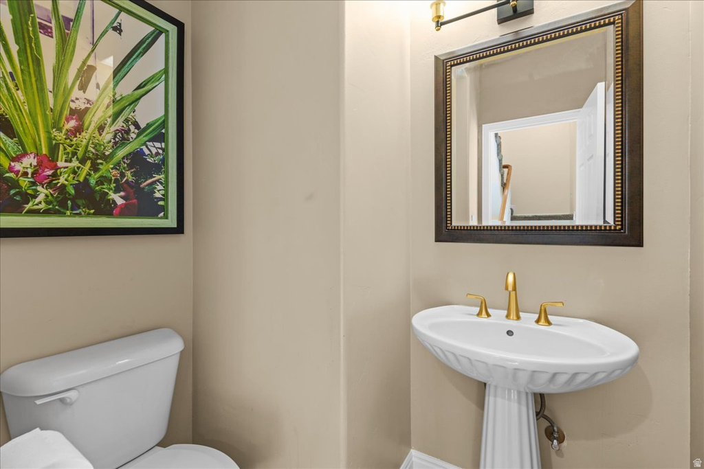 7824 S SEQUOIA TREE LN Sandy, UT 84094