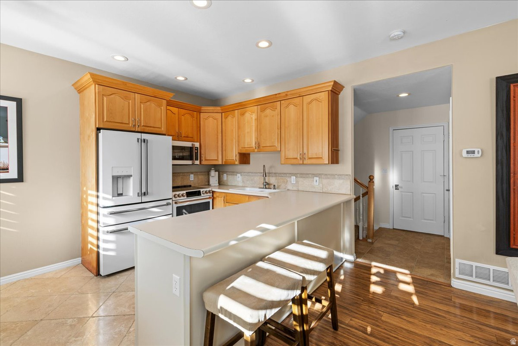 7824 S SEQUOIA TREE LN Sandy, UT 84094