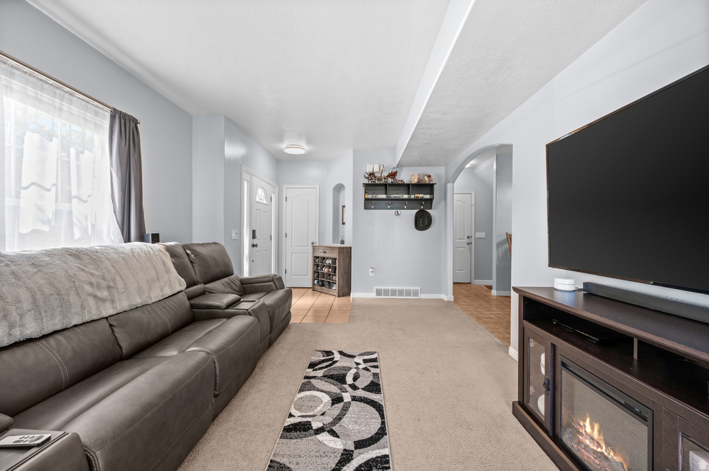 7626 S CALENDULA LN West Jordan, UT 84081