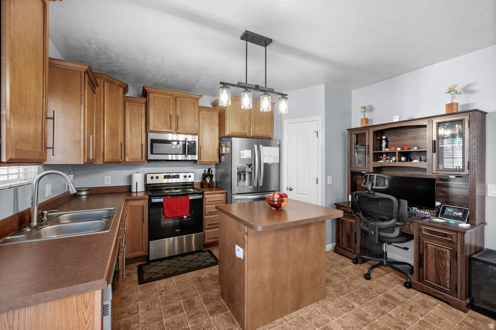 7626 S CALENDULA LN West Jordan, UT 84081