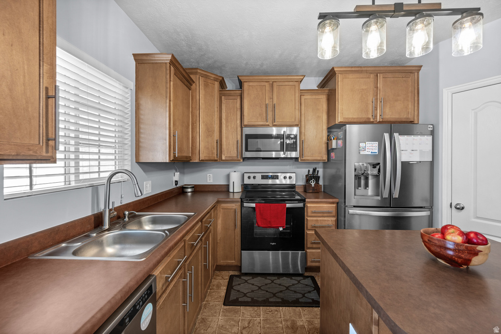 7626 S CALENDULA LN West Jordan, UT 84081