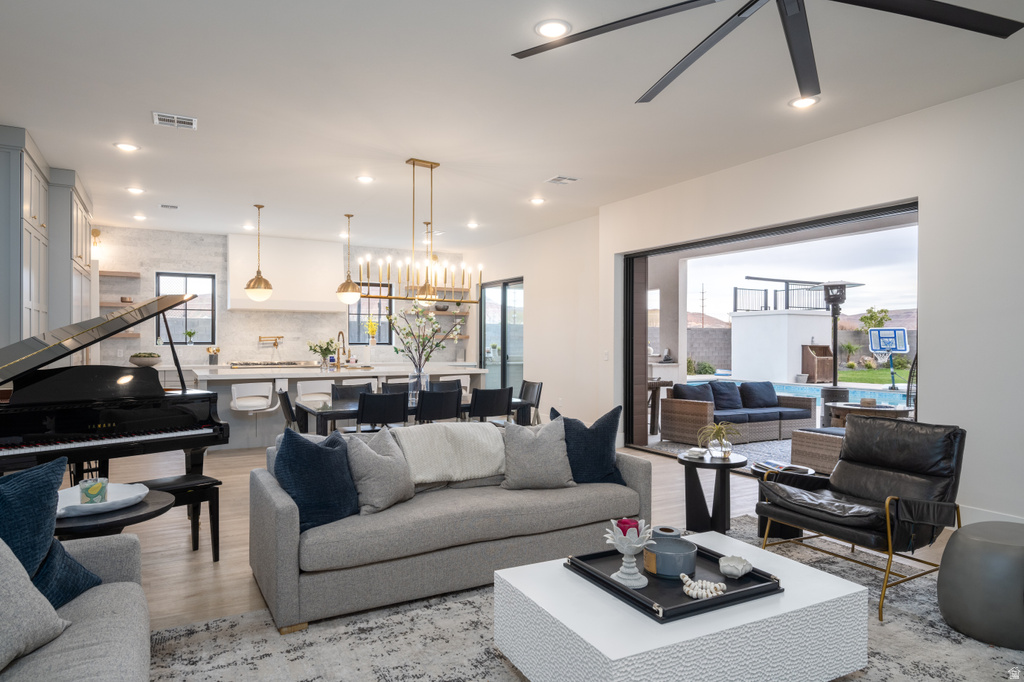 3287 S STAMSUND LN Washington, UT 84780