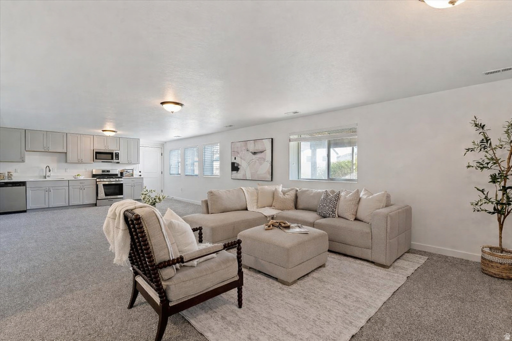 343 E 6725 S South Weber, UT 84405