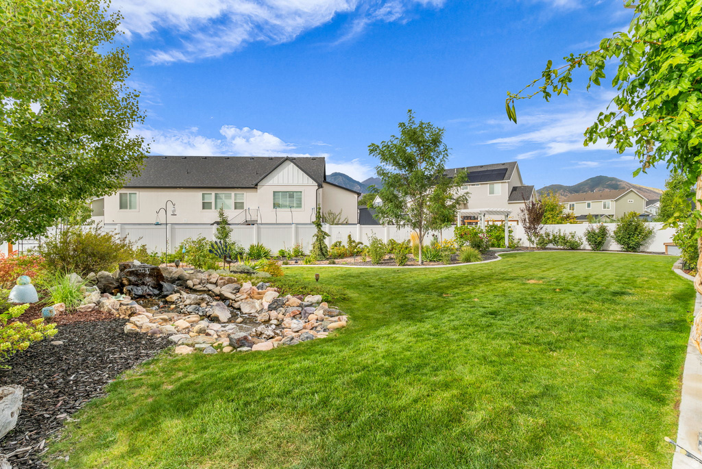 2454 W JACKSON ST Mapleton, UT 84664