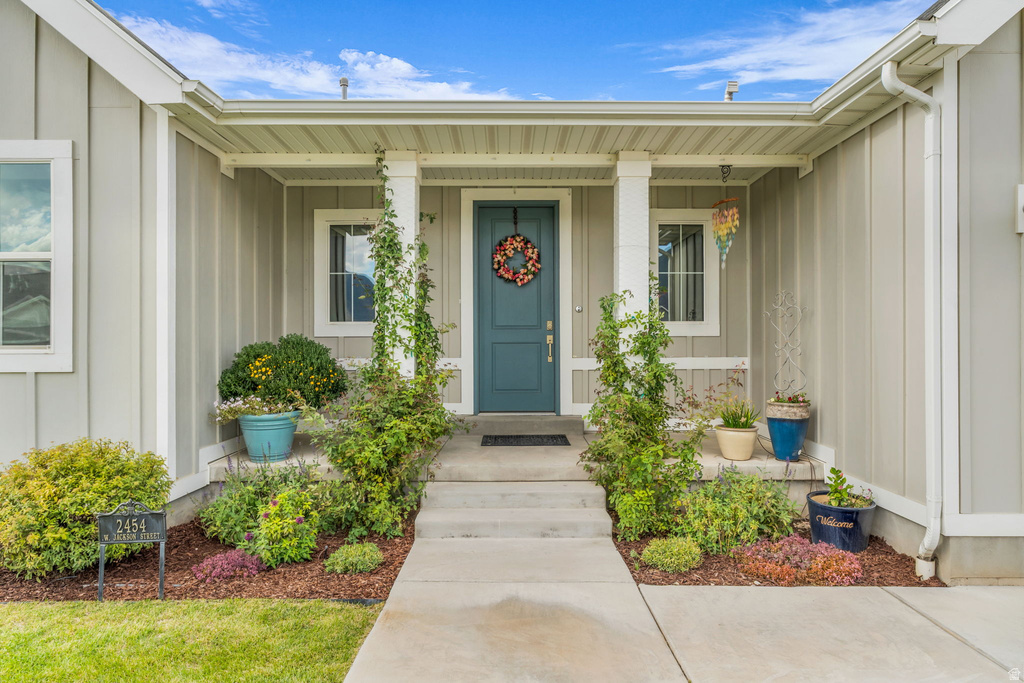 2454 W JACKSON ST Mapleton, UT 84664