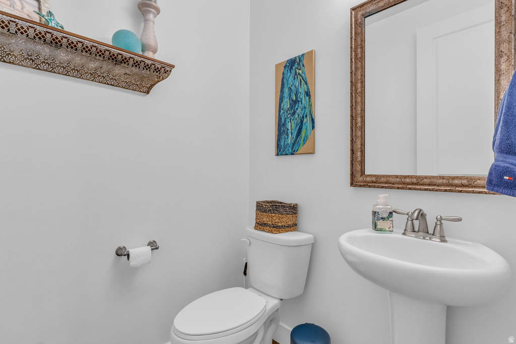 2454 W JACKSON ST Mapleton, UT 84664