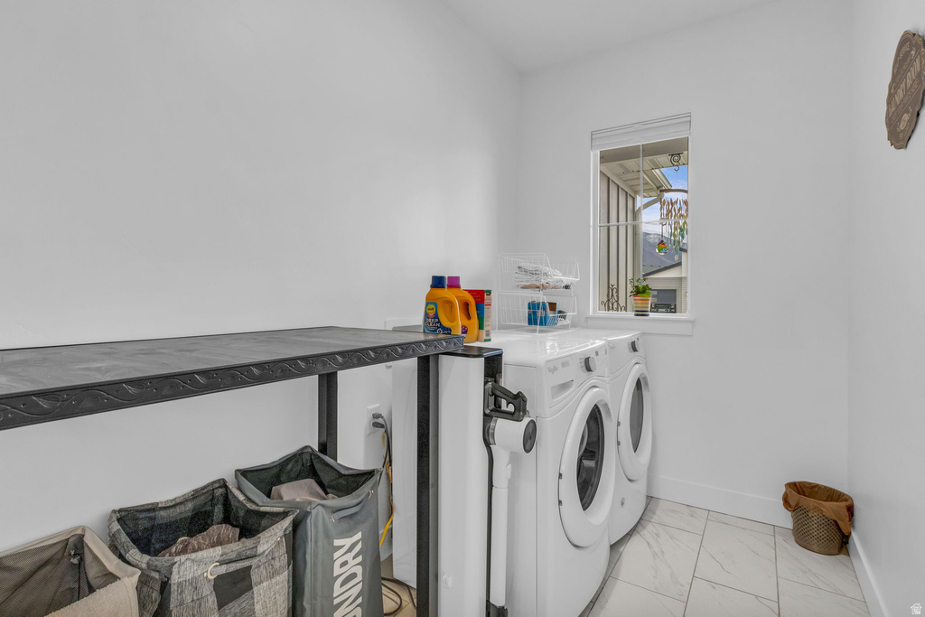 2454 W JACKSON ST Mapleton, UT 84664