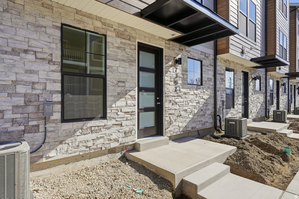 7358 S ELSTON CT #17 Midvale, UT 84047