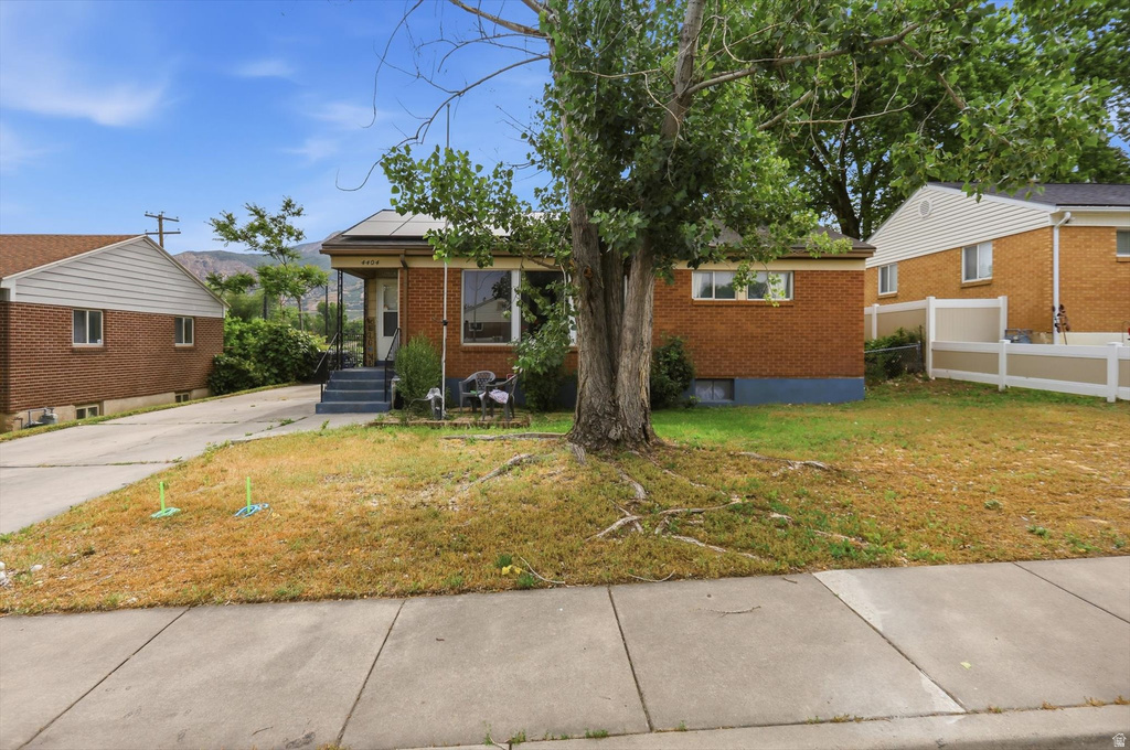 4404 S 375 E photo 4
