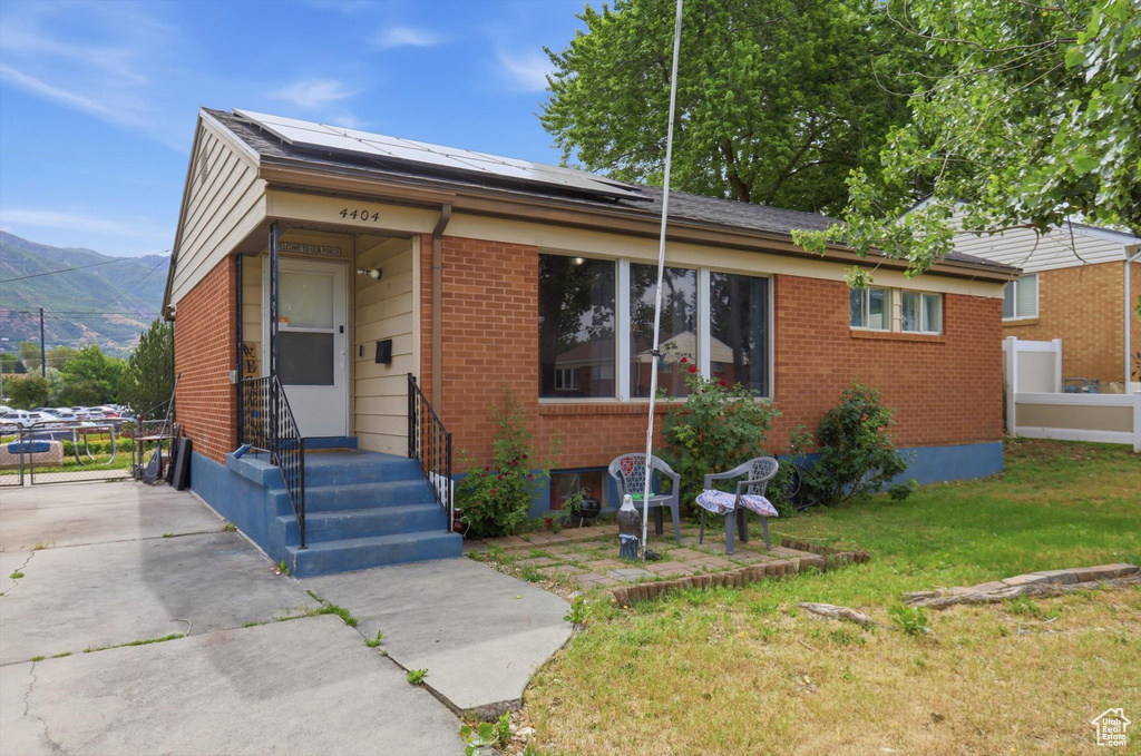 4404 S 375 E photo 2