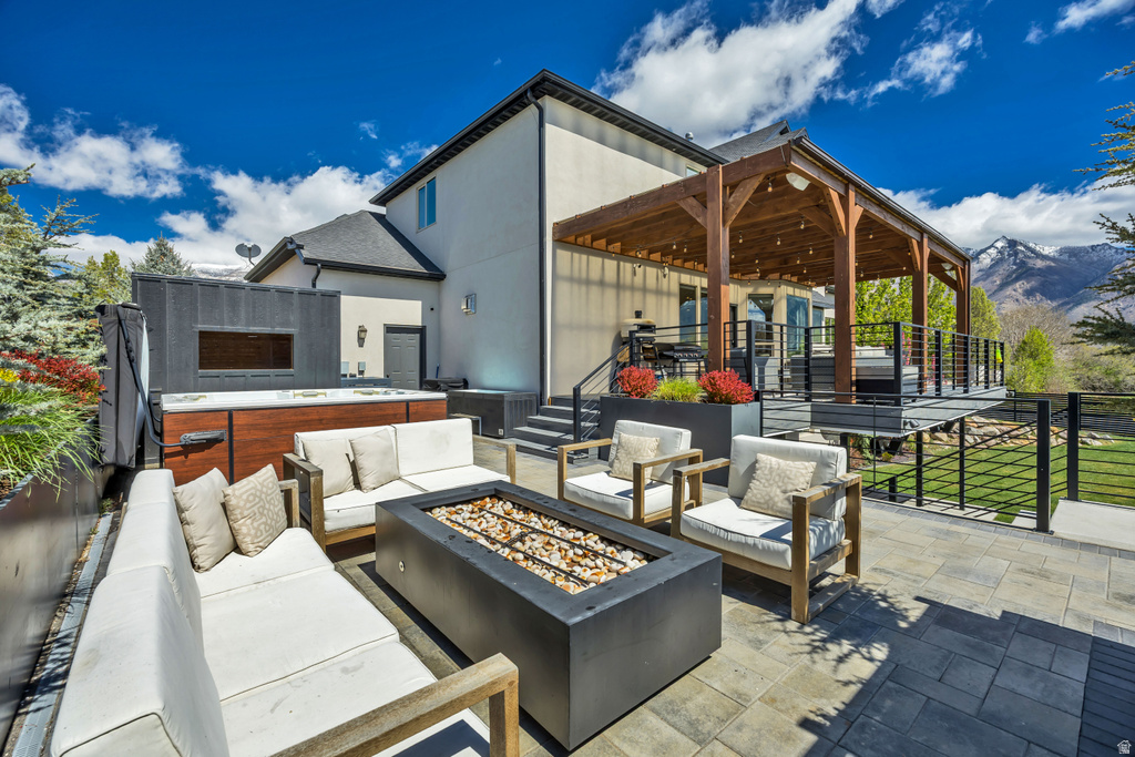 5843 W CENTURY HEIGHTS DR Highland, UT 84003