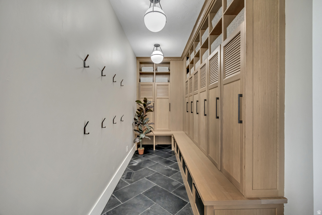 5843 W CENTURY HEIGHTS DR Highland, UT 84003