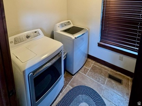 2724 S STICKSEED CIR Garden City, UT 84028